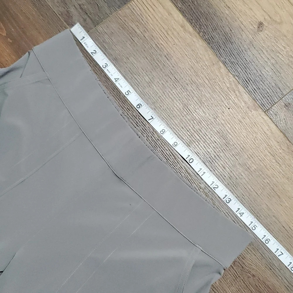 Athleta grey like new lightweight active wear pants - Picture 4 of 7